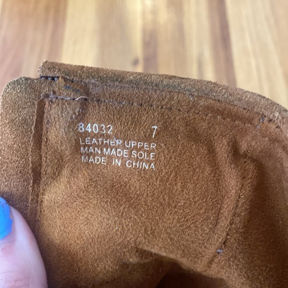 Minnetonka Women’s Brown Fringe Boots With Wedge Heel Size 7 - Picture 9 of 10